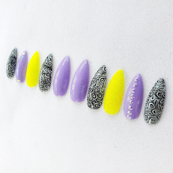 *Harley* Reusable Press-on Nail Designs - Picture 3 of 7